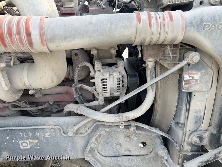 image for item FC3044 2016 Kenworth T880 semi truck