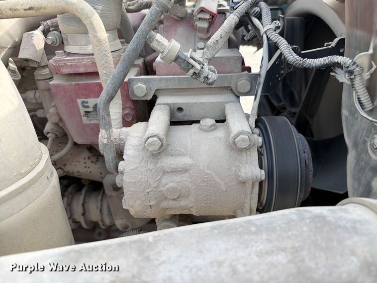 image for item FC3044 2016 Kenworth T880 semi truck