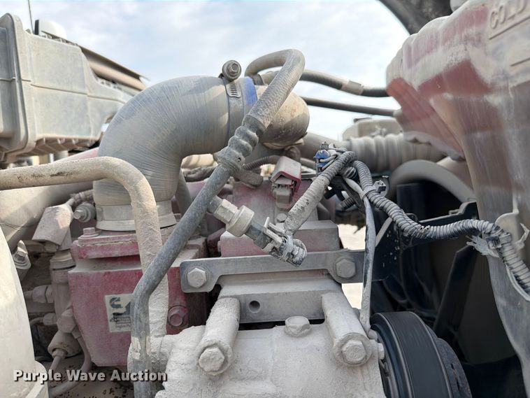 image for item FC3044 2016 Kenworth T880 semi truck