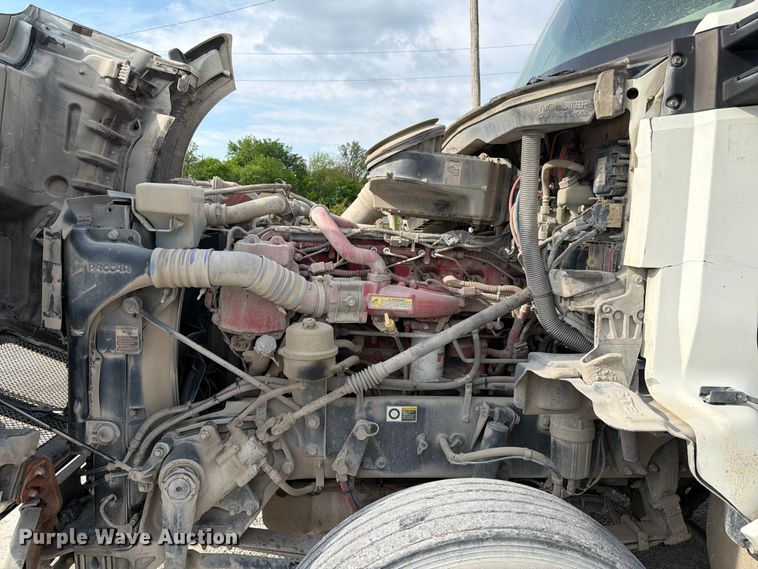 image for item FC3044 2016 Kenworth T880 semi truck