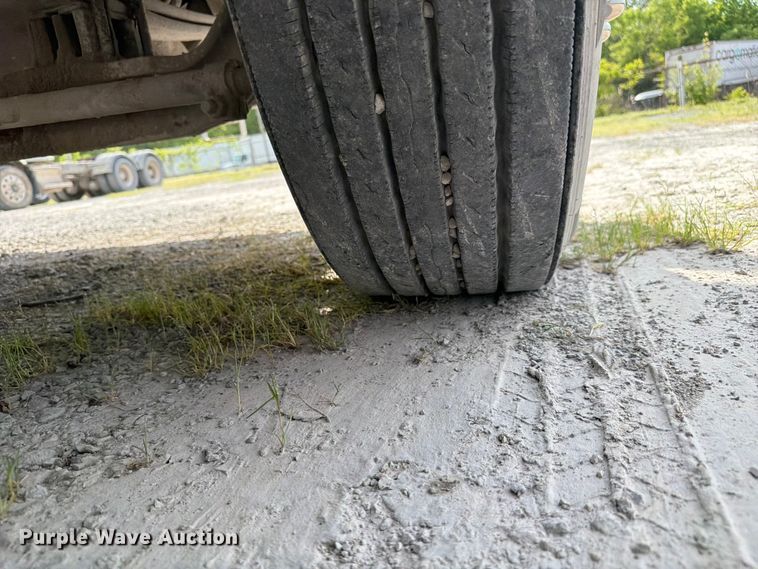 image for item FC3044 2016 Kenworth T880 semi truck