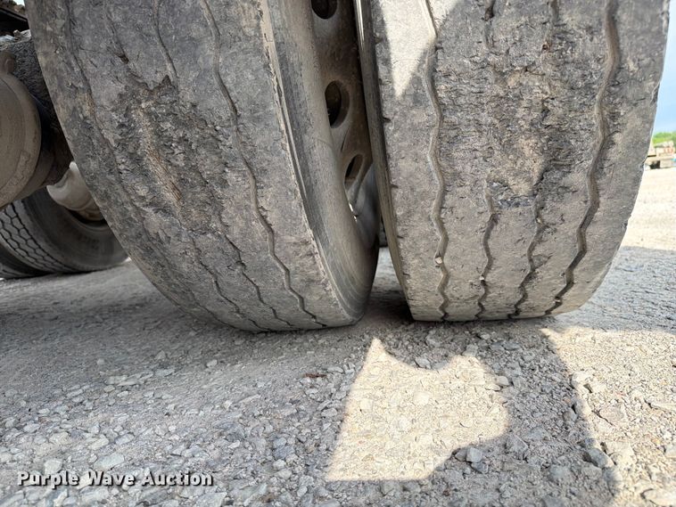 image for item FC3044 2016 Kenworth T880 semi truck