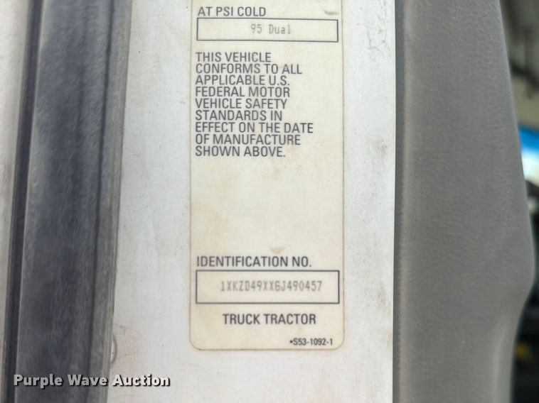 image for item FC3044 2016 Kenworth T880 semi truck