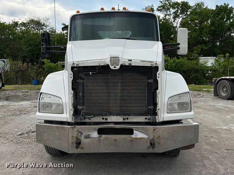 image for item FC3045 2016 Kenworth T880 semi truck