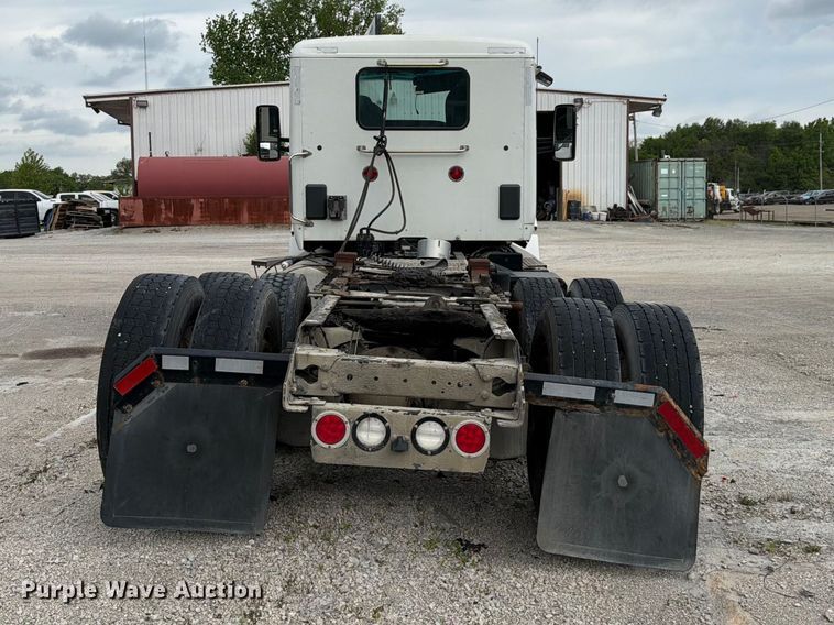 image for item FC3045 2016 Kenworth T880 semi truck