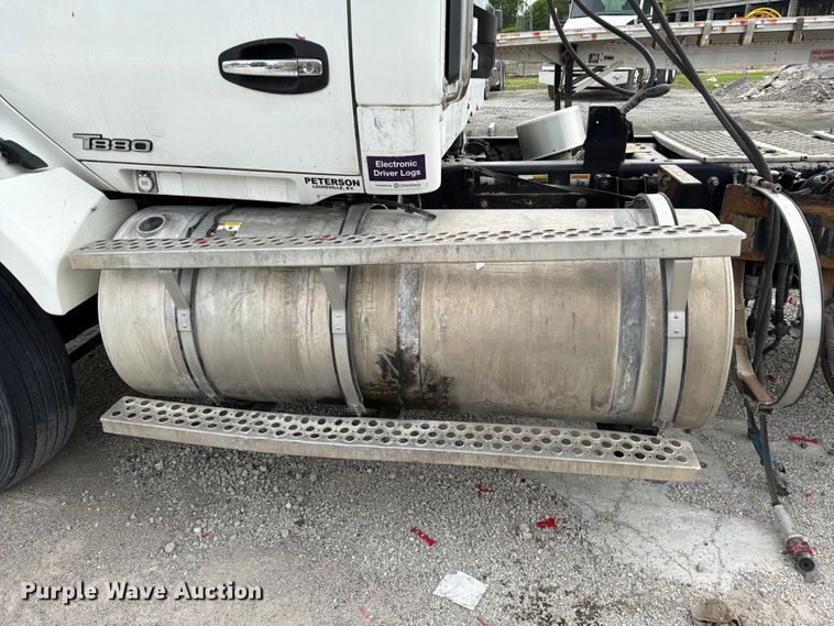 image for item FC3045 2016 Kenworth T880 semi truck