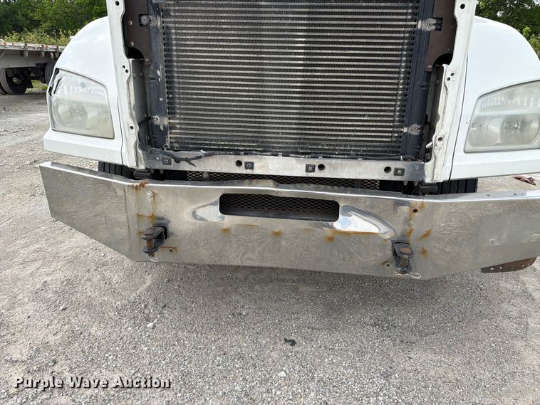 image for item FC3045 2016 Kenworth T880 semi truck