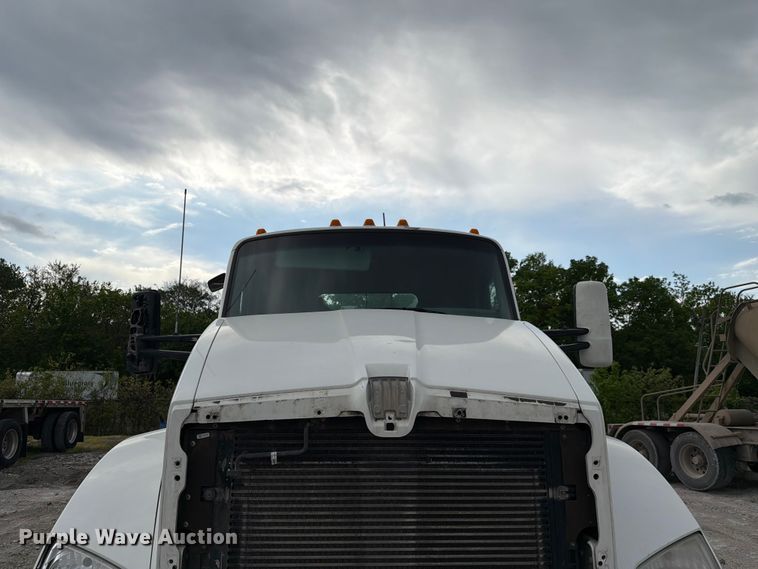 image for item FC3045 2016 Kenworth T880 semi truck