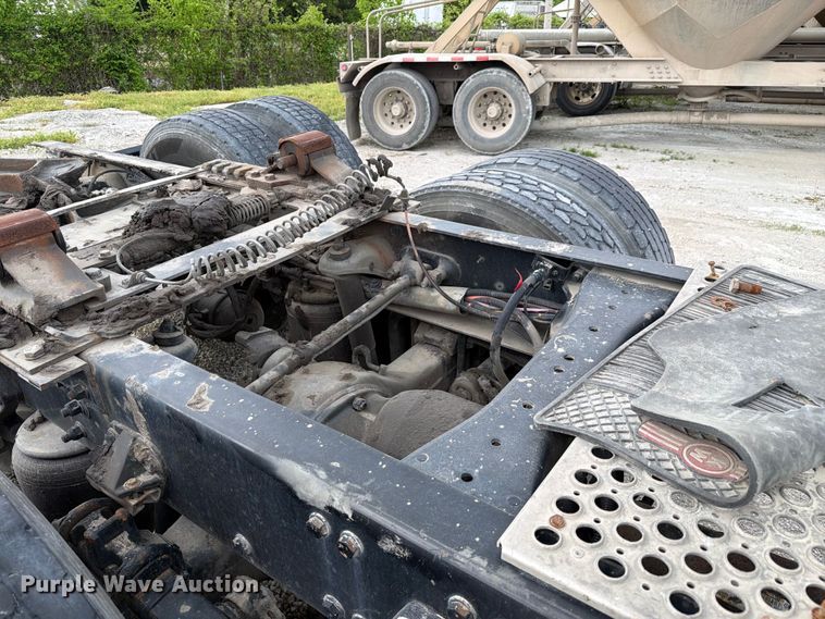 image for item FC3045 2016 Kenworth T880 semi truck