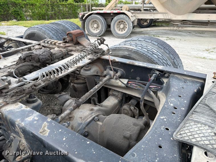 image for item FC3045 2016 Kenworth T880 semi truck