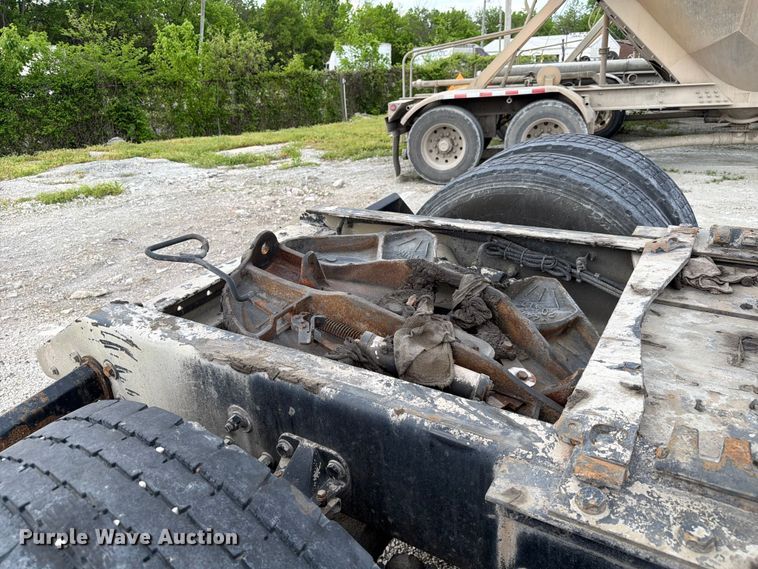 image for item FC3045 2016 Kenworth T880 semi truck