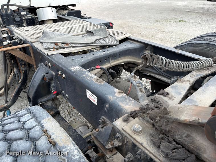 image for item FC3045 2016 Kenworth T880 semi truck