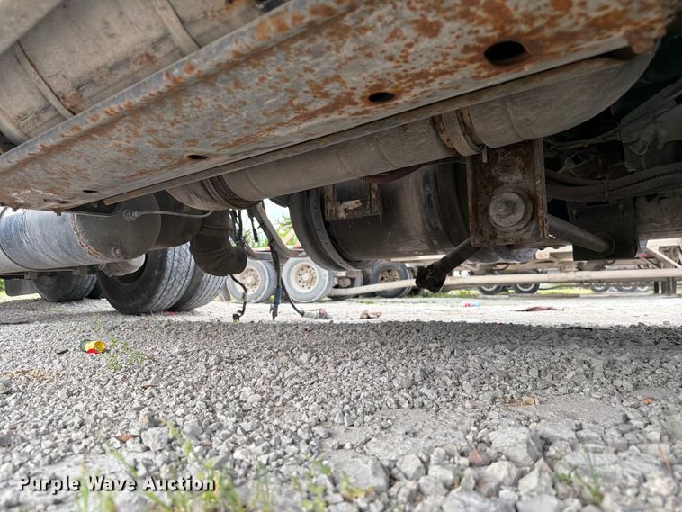 image for item FC3045 2016 Kenworth T880 semi truck