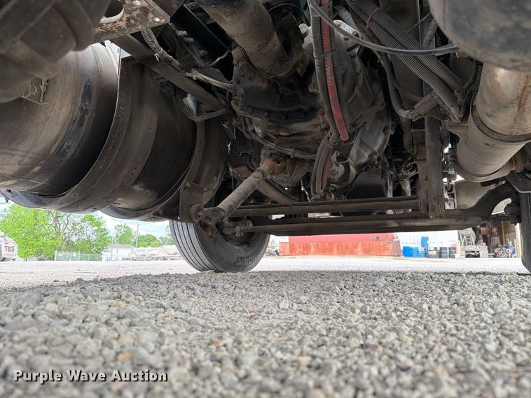 image for item FC3045 2016 Kenworth T880 semi truck