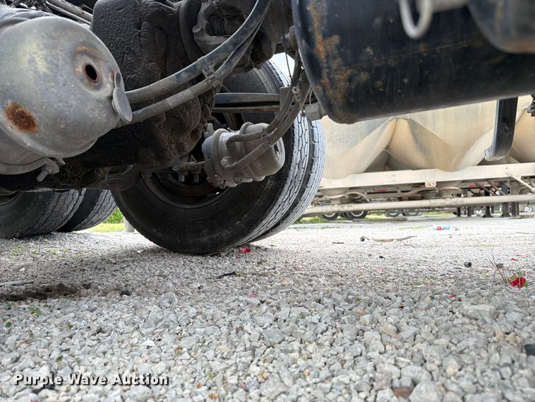 image for item FC3045 2016 Kenworth T880 semi truck