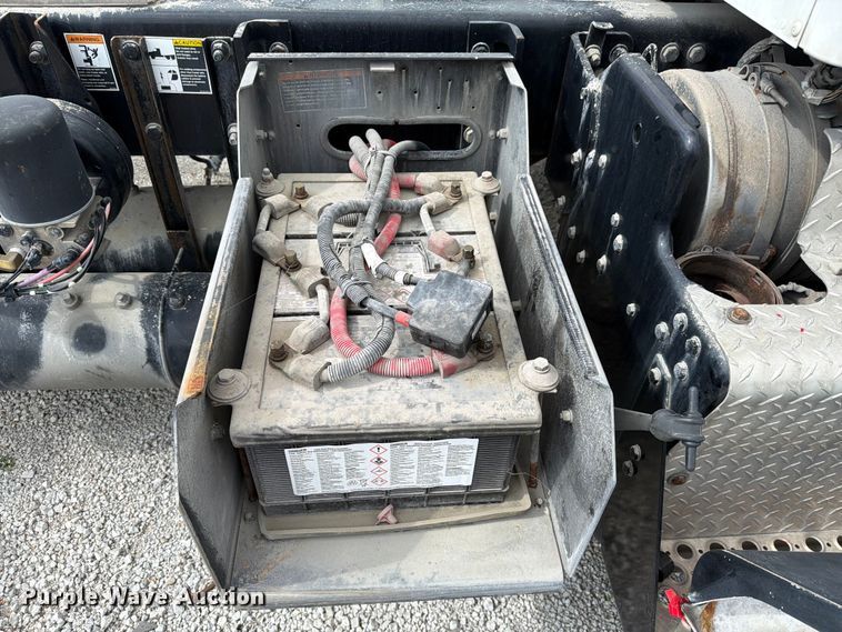 image for item FC3045 2016 Kenworth T880 semi truck