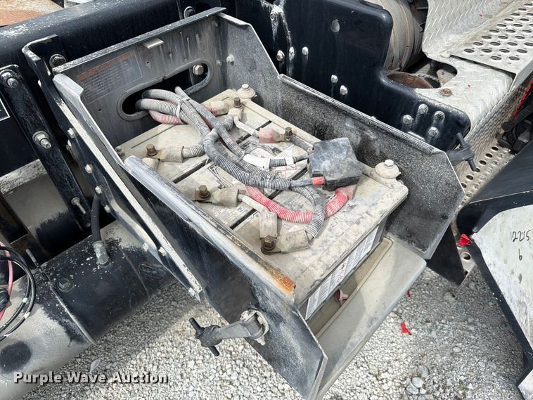 image for item FC3045 2016 Kenworth T880 semi truck