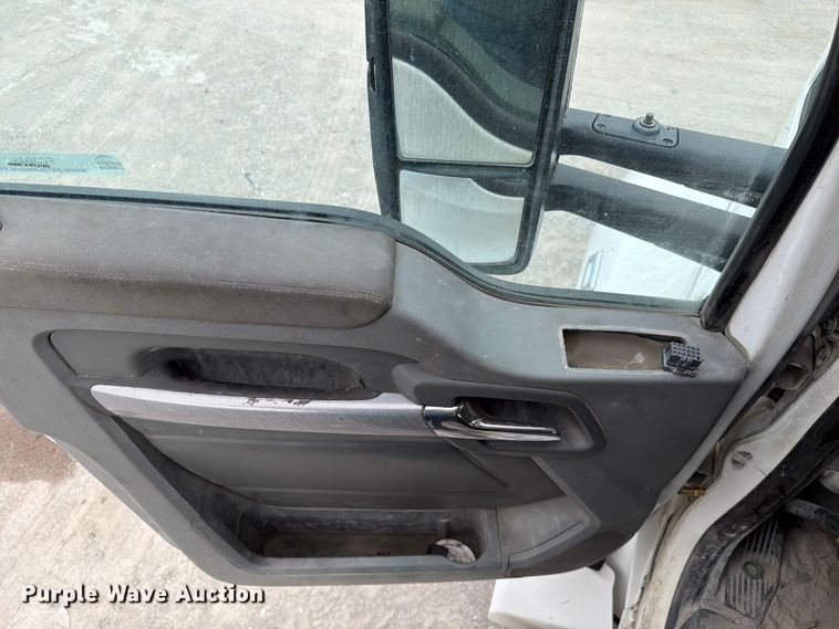 image for item FC3045 2016 Kenworth T880 semi truck