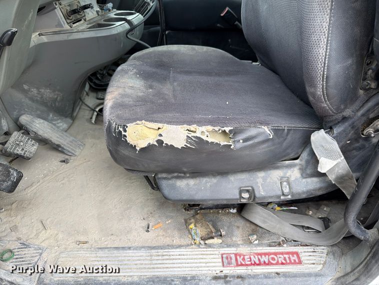 image for item FC3045 2016 Kenworth T880 semi truck