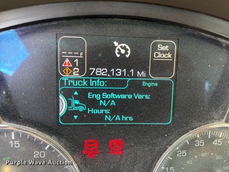 image for item FC3045 2016 Kenworth T880 semi truck