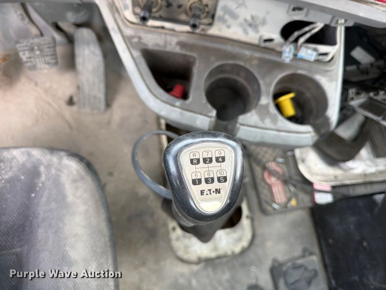 image for item FC3045 2016 Kenworth T880 semi truck