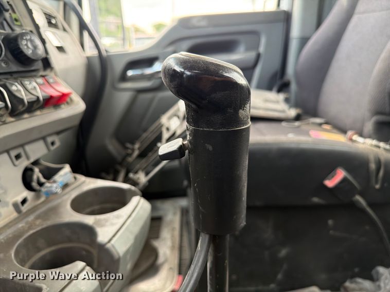 image for item FC3045 2016 Kenworth T880 semi truck