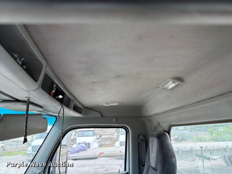 image for item FC3045 2016 Kenworth T880 semi truck