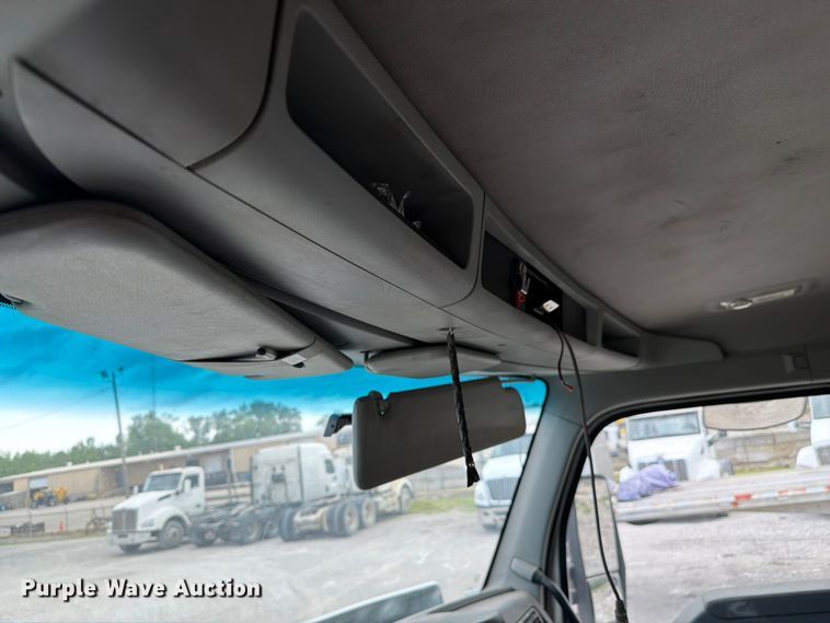 image for item FC3045 2016 Kenworth T880 semi truck