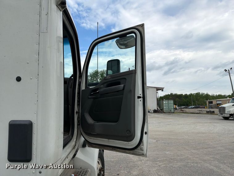 image for item FC3045 2016 Kenworth T880 semi truck