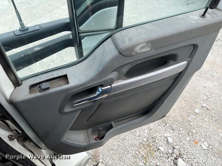 image for item FC3045 2016 Kenworth T880 semi truck