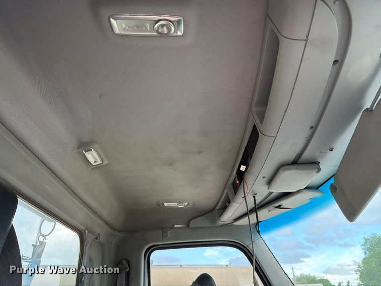 image for item FC3045 2016 Kenworth T880 semi truck