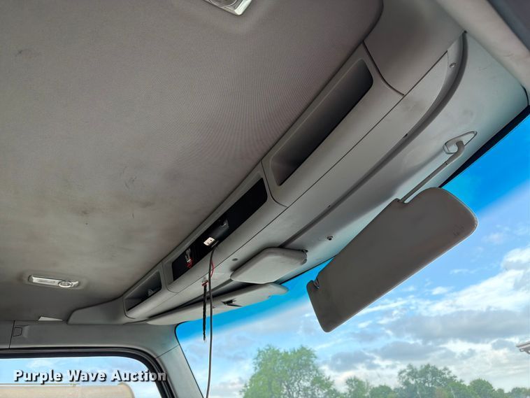 image for item FC3045 2016 Kenworth T880 semi truck