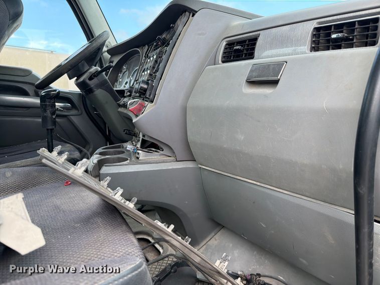 image for item FC3045 2016 Kenworth T880 semi truck