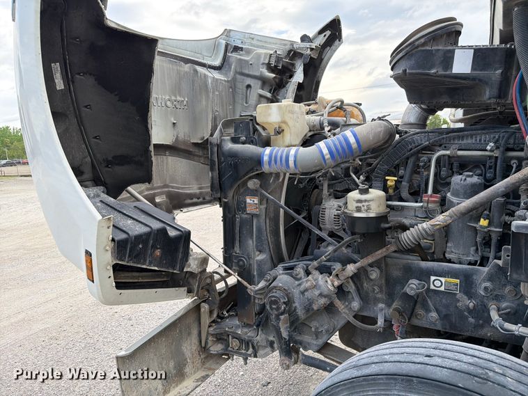 image for item FC3045 2016 Kenworth T880 semi truck