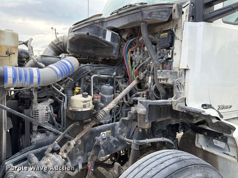 image for item FC3045 2016 Kenworth T880 semi truck