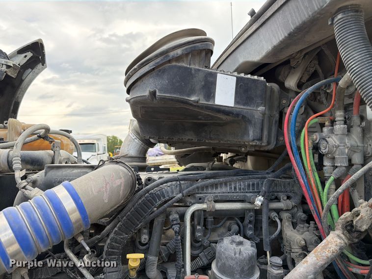 image for item FC3045 2016 Kenworth T880 semi truck