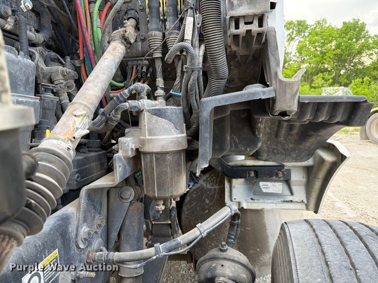 image for item FC3045 2016 Kenworth T880 semi truck