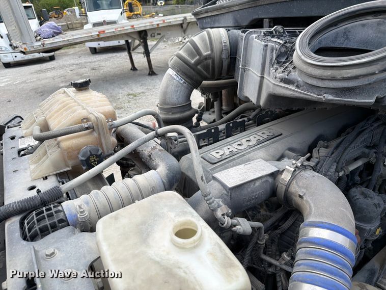 image for item FC3045 2016 Kenworth T880 semi truck