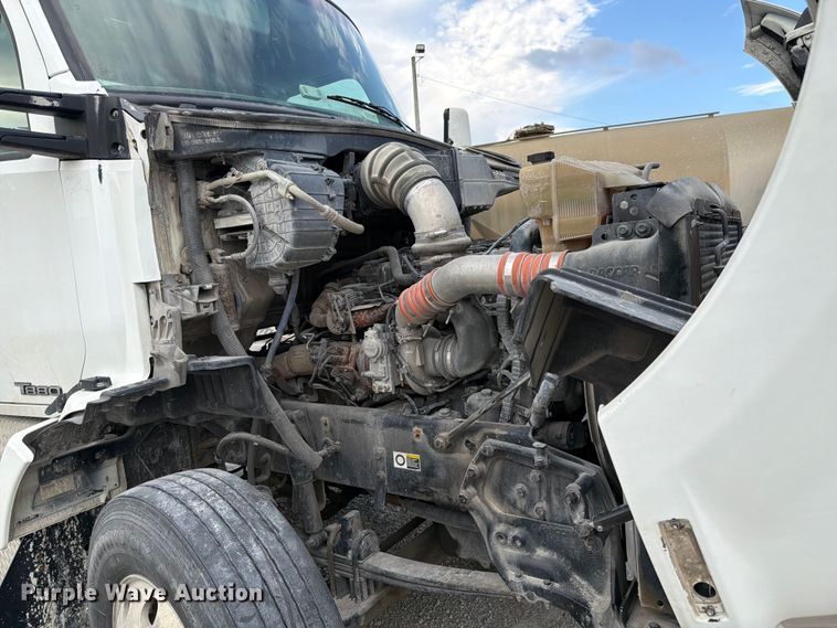 image for item FC3045 2016 Kenworth T880 semi truck