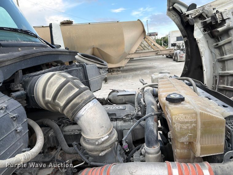 image for item FC3045 2016 Kenworth T880 semi truck