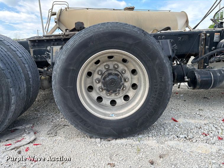 image for item FC3045 2016 Kenworth T880 semi truck