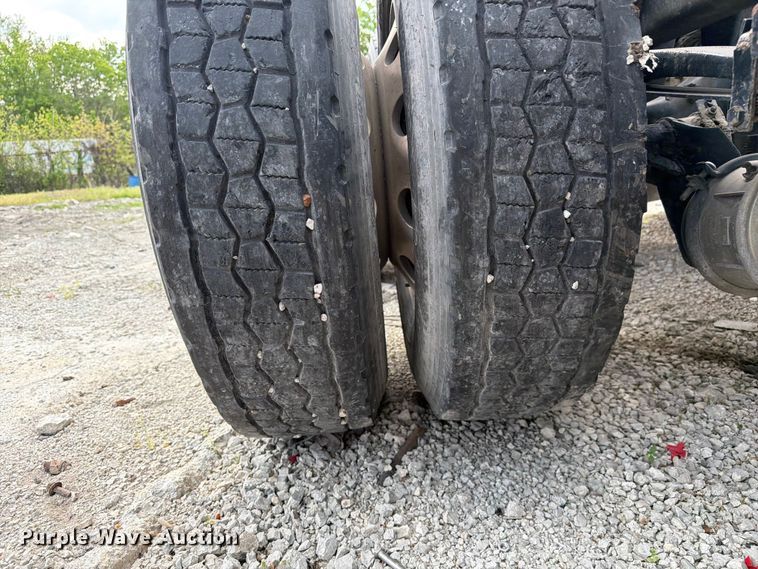 image for item FC3045 2016 Kenworth T880 semi truck