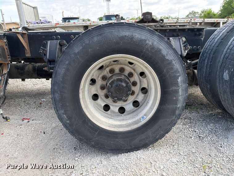 image for item FC3045 2016 Kenworth T880 semi truck