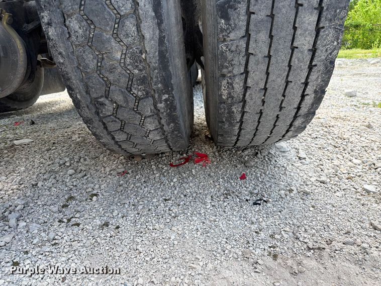 image for item FC3045 2016 Kenworth T880 semi truck