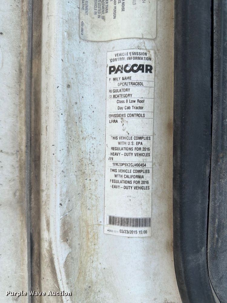 image for item FC3045 2016 Kenworth T880 semi truck