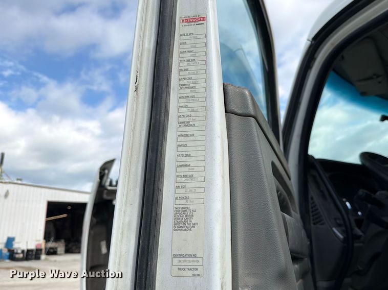 image for item FC3045 2016 Kenworth T880 semi truck