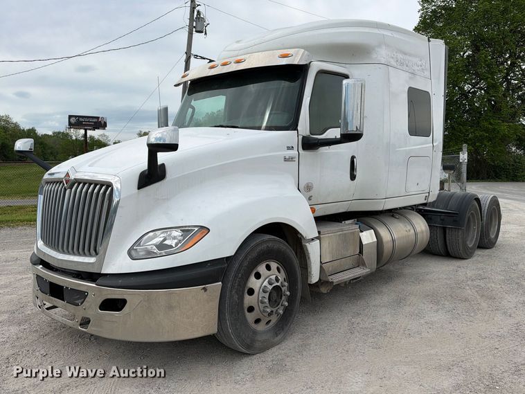 image for item FC3046 2020 International LT625 semi truck