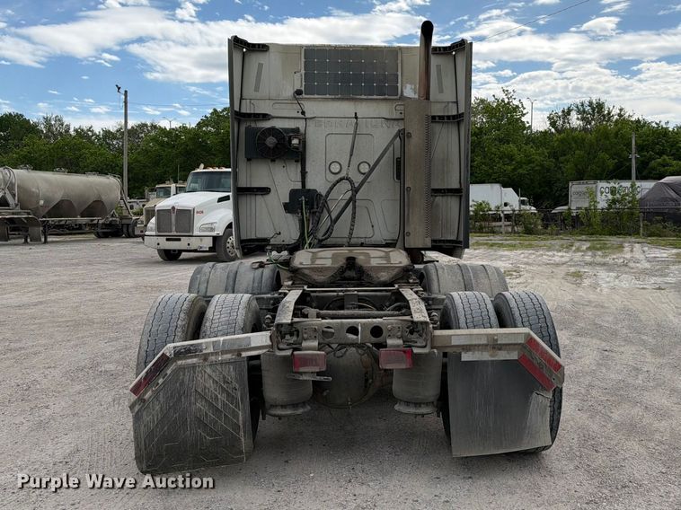 image for item FC3046 2020 International LT625 semi truck