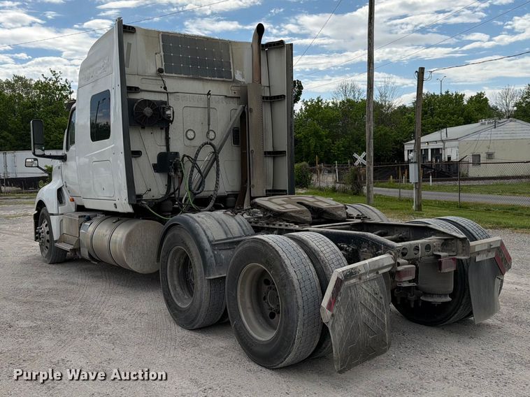 image for item FC3046 2020 International LT625 semi truck