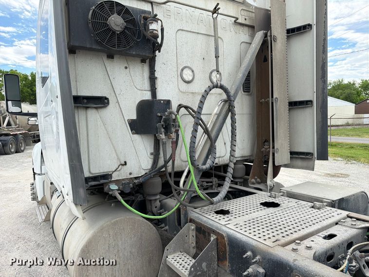 image for item FC3046 2020 International LT625 semi truck